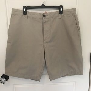 Dockers Men’s Flat Front Cotton Shorts size 38 Tan